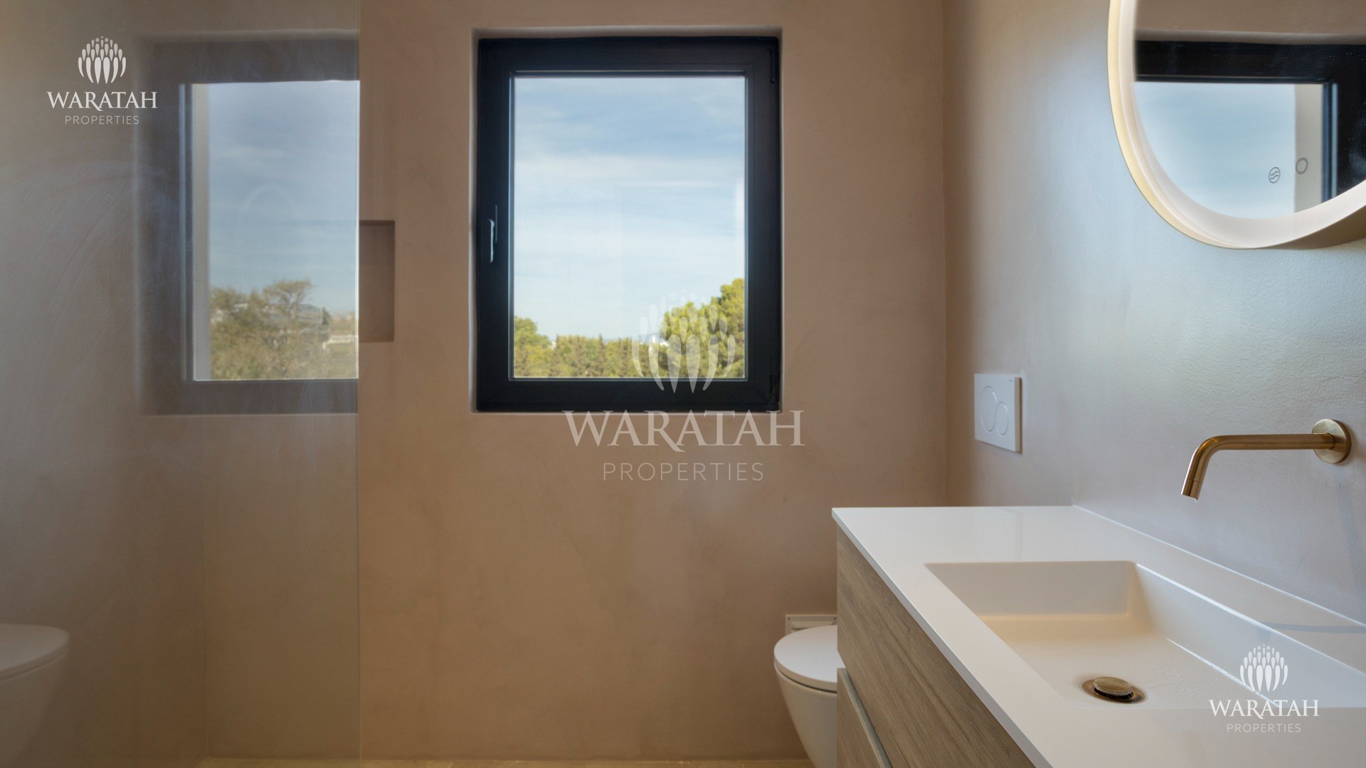 SWM 053 Bathroom 1 Villa Aurea Ferragudo Waratah Properties