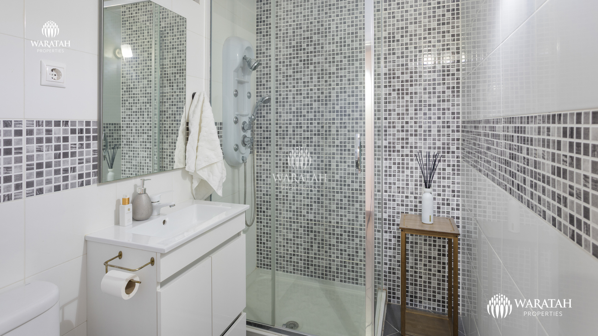 Townhouse Darian Waratah Properties 1 8