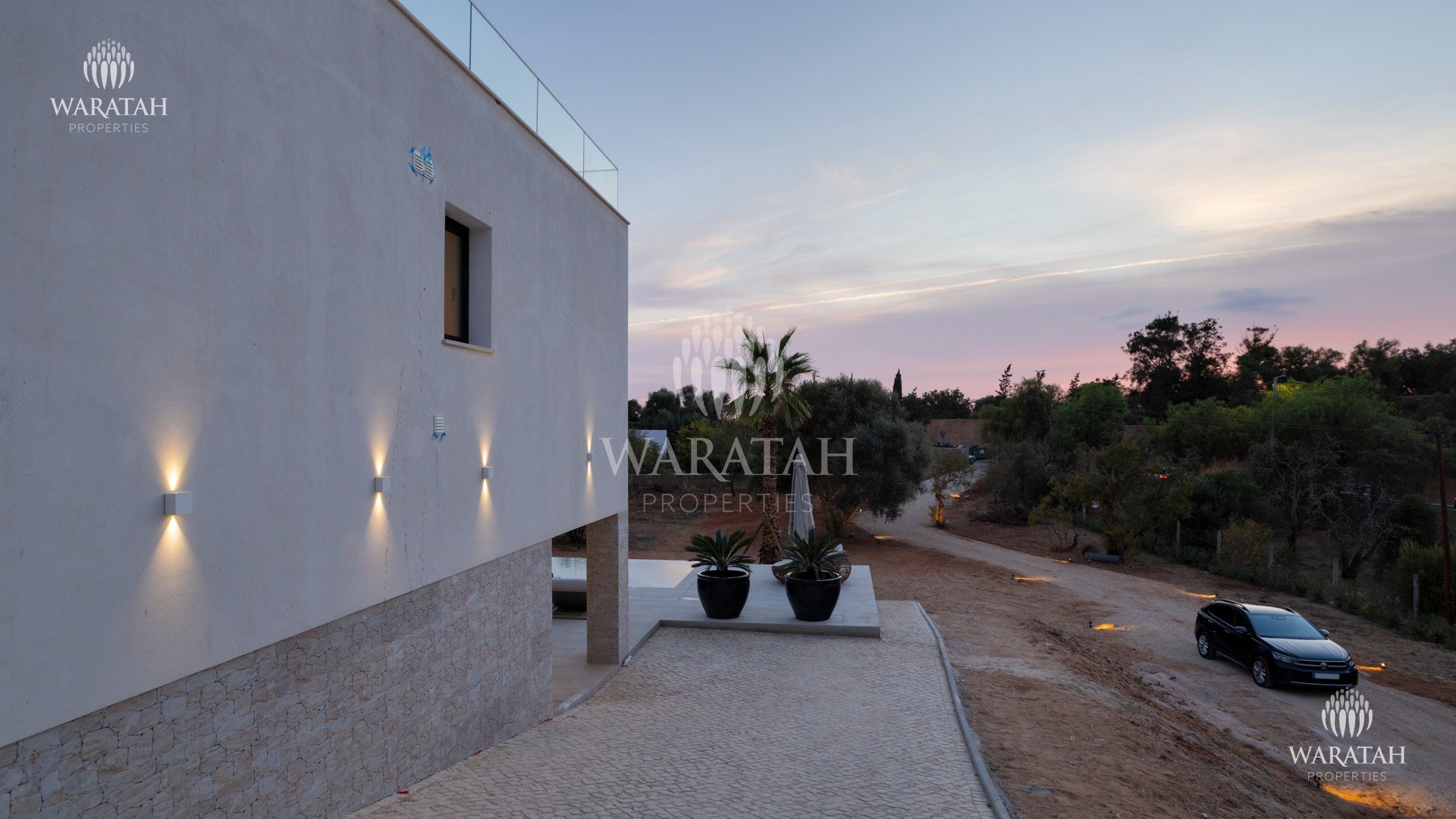 SWM 026 Driveway Villa Aurea Ferragudo Waratah Properties