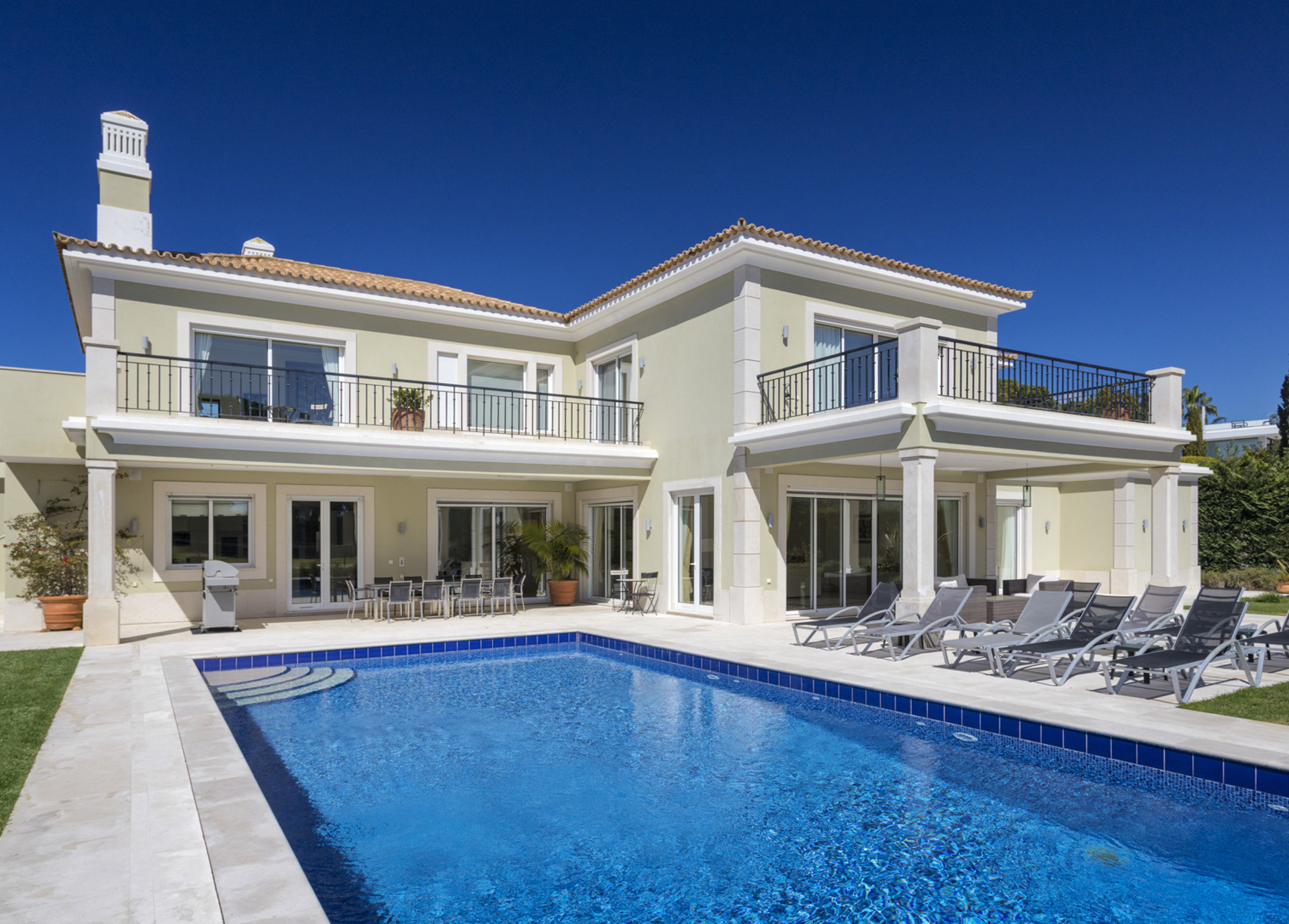 Villa Calix WP (25 De 45)