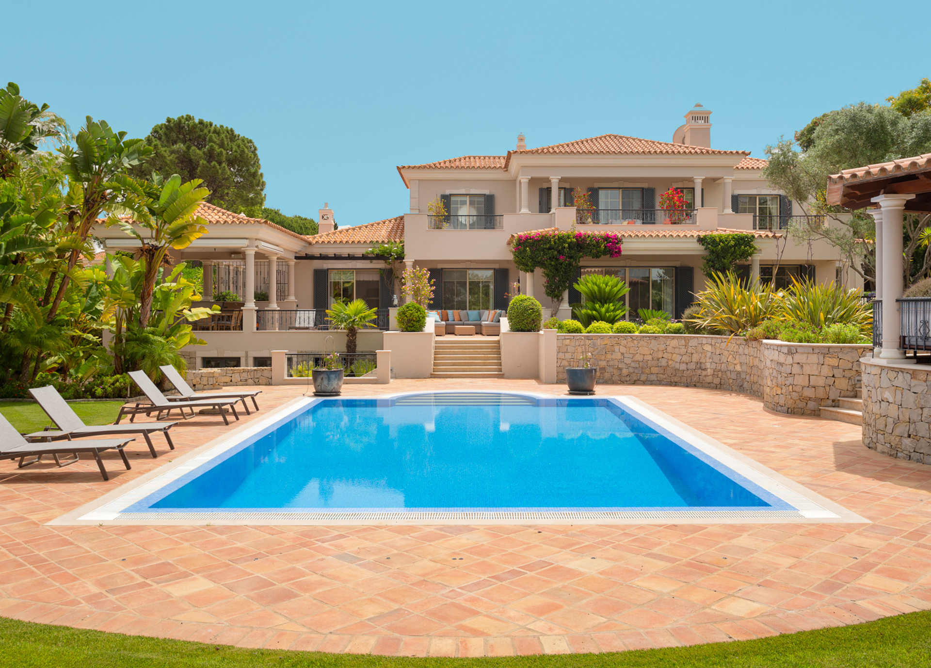 Villa Rey QL Waratah Properties (2 Of 2)