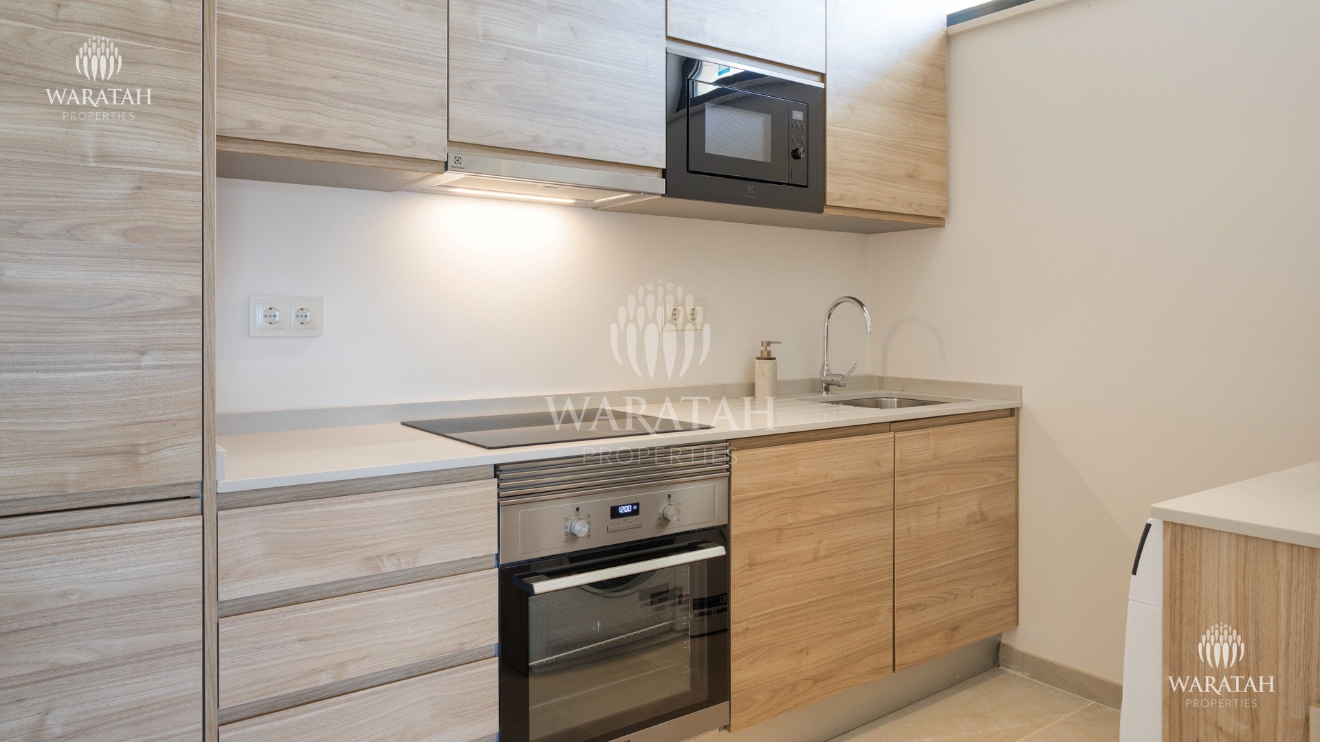 SWM 020 Kitchen 3 Villa Aurea Ferragudo Waratah Properties