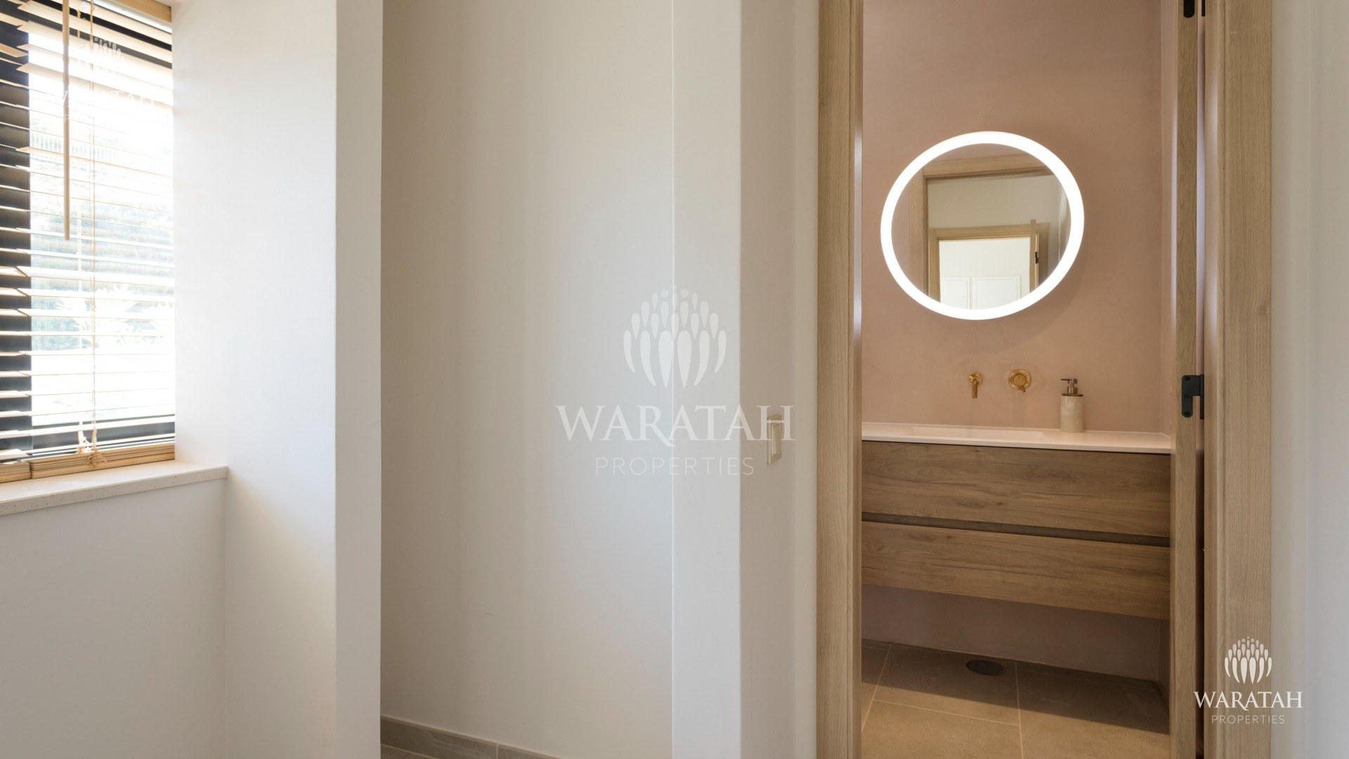 SWM 058 Cloakroom 2 Villa Aurea Ferragudo Waratah Properties