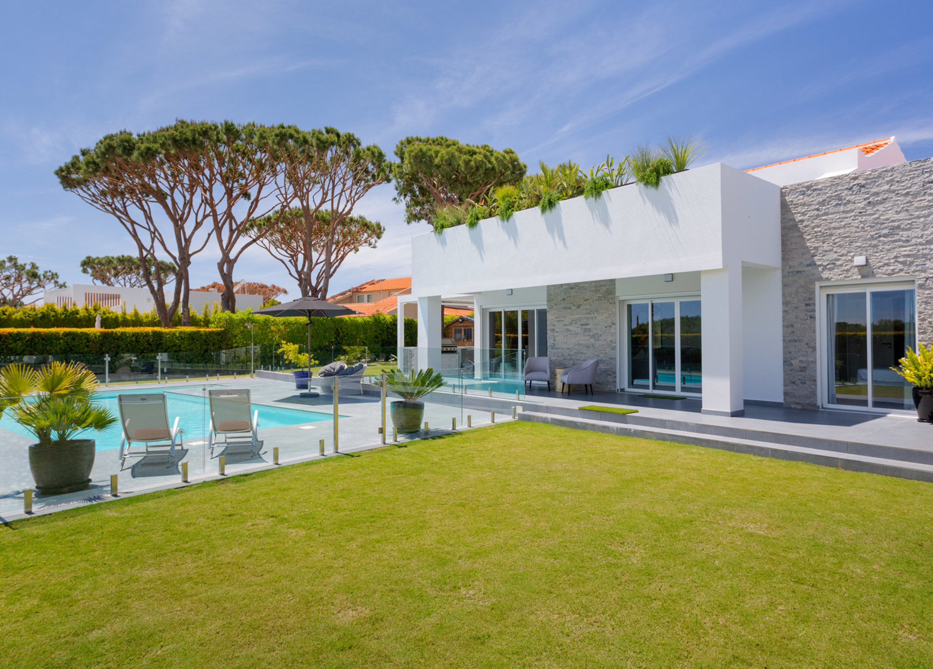 Waratah Villa Dara Vale Do Lobo (1 Of 26) (2)